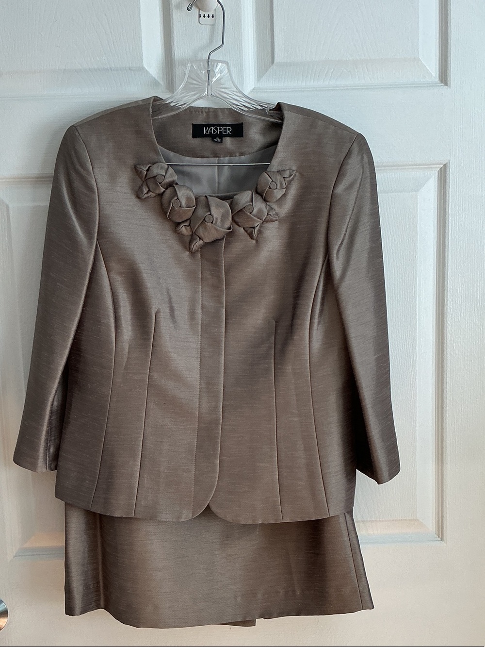 ⭐️⭐️ KASPER ⭐️⭐️     TWO PIECES SUIT.